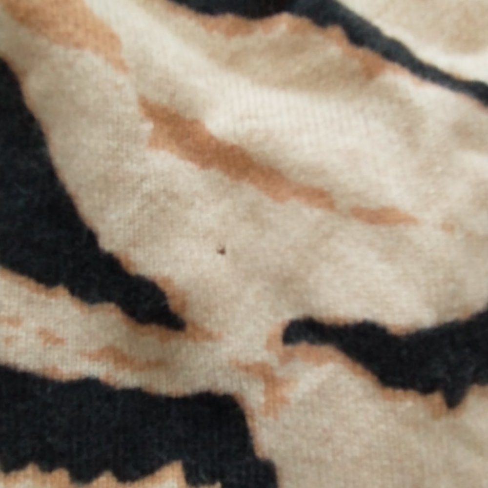 Bloomingdales Cashmere Cardigan Animal Print - Picture 6 of 6